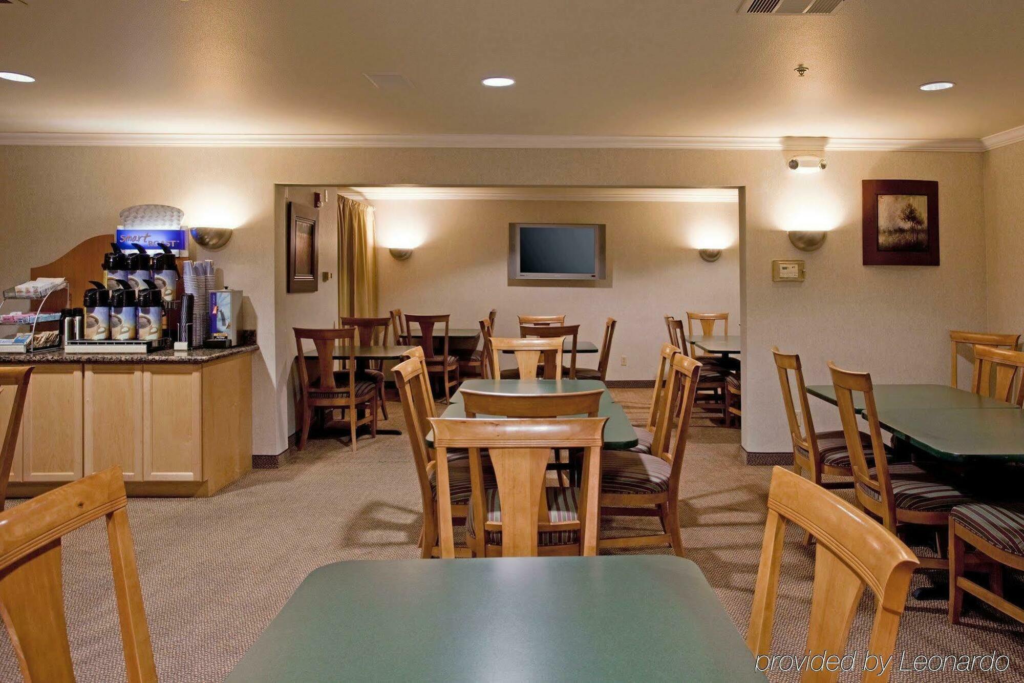 Holiday Inn Express Hotel & Suites - Paso Robles By Ihg Nhà hàng bức ảnh